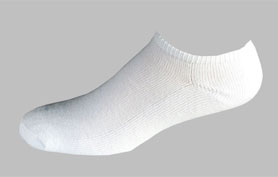 D485W-Men’s white no-show sport socks.